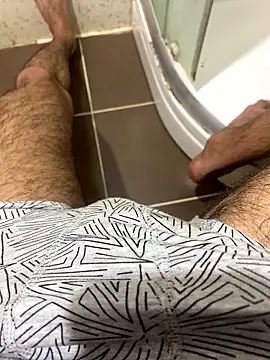 Snapshot of BatchedTracer chatting on January 8, 2026, 11:55 pm BatchedTracer online show from January 8, 2026, 11:55 pm