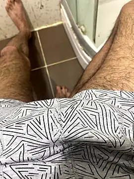 Snapshot of BatchedTracer chatting on January 8, 2026, 12:05 am BatchedTracer online show from January 8, 2026, 12:05 am