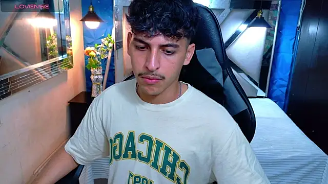 Snapshot of Alan_Del_Reyx chatting on February 26, 2026, 2:33 am Alan Del Reyx online show from February 26, 2026, 2:33 am