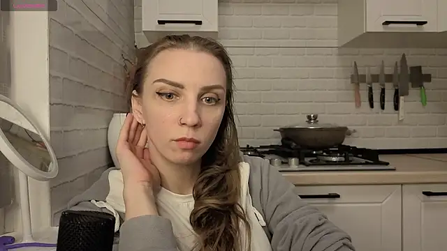 Snapshot of Edena_ chatting on April 19, 2026, 6:21 pm Edena online show from April 19, 2026, 6:21 pm