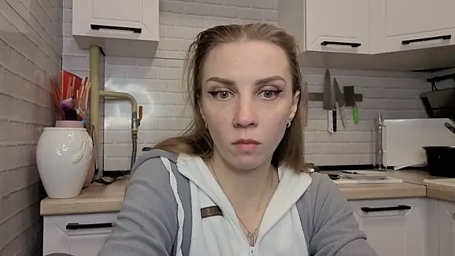 Snapshot of Edena_ chatting on April 10, 2026, 7:54 pm Edena online show from April 10, 2026, 7:54 pm
