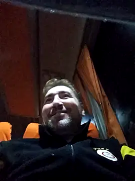 Snapshot of mert0359 chatting on October 3, 2025, 9:27 pm mert0359 online show from October 3, 2025, 9:27 pm