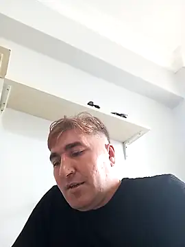 Snapshot of mert0359 chatting on October 4, 2025, 9:55 am mert0359 online show from October 4, 2025, 9:55 am