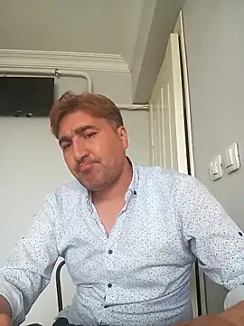 Snapshot of mert0359 chatting on September 15, 2025, 9:32 am mert0359 online show from September 15, 2025, 9:32 am