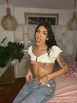 Snapshot of Lady_Dirty444 chatting on November 26, 2025, 5:29 am Lady Dirty444 online show from November 26, 2025, 5:29 am