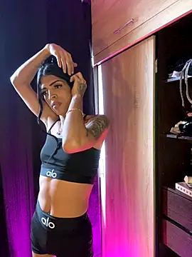 Snapshot of Lady_Dirty444 chatting on October 10, 2025, 7:04 pm Lady Dirty444 online show from October 10, 2025, 7:04 pm