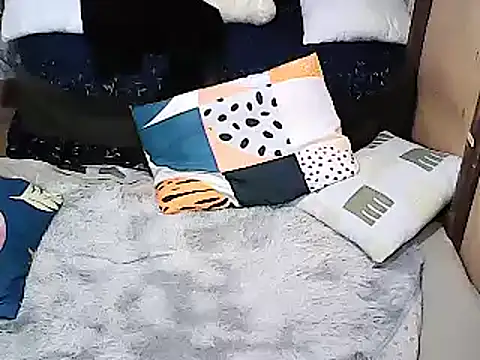 xxhottinybabe online show from October 10, 2025, 6:09 pm