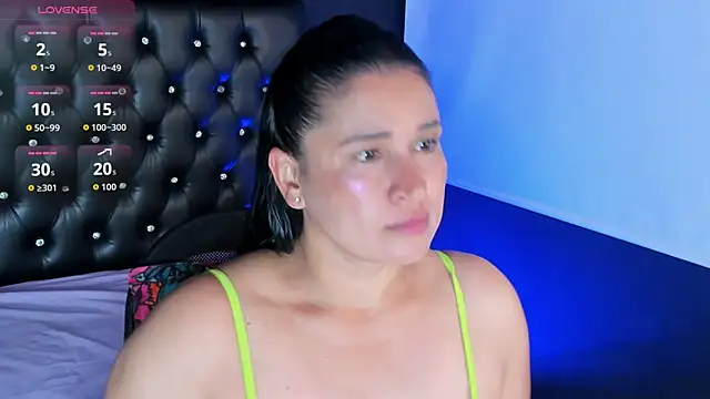 Snapshot of amanda_noir chatting on November 22, 2025, 7:24 pm amanda noir online show from November 22, 2025, 7:24 pm