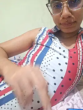 Snapshot of RavenShyfit chatting on October 30, 2025, 7:55 pm RavenShyfit online show from October 30, 2025, 7:55 pm