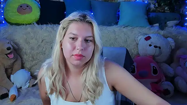 ChloeRicc online show from September 8, 2025, 3:00 pm