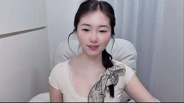 Snapshot of Rosalind_xixi chatting on June 19, 2026, 3:34 am Rosalind xixi online show from June 19, 2026, 3:34 am