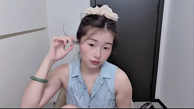 Snapshot of Rosalind_xixi chatting on June 16, 2026, 2:33 am Rosalind xixi online show from June 16, 2026, 2:33 am