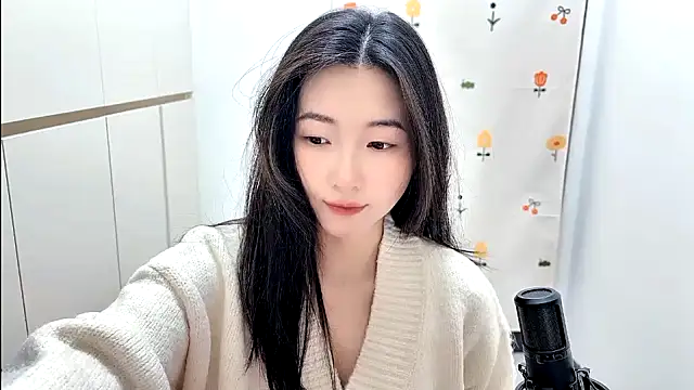 Rosalind xixi online show from November 18, 2025, 6:28 am