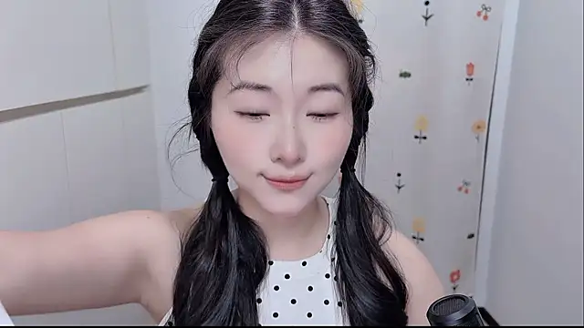 Snapshot of Rosalind_xixi chatting on June 7, 2026, 3:23 am Rosalind xixi online show from June 7, 2026, 3:23 am