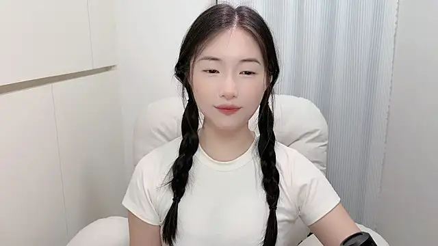 Snapshot of Rosalind_xixi chatting on July 7, 2026, 6:47 am Rosalind xixi online show from July 7, 2026, 6:47 am