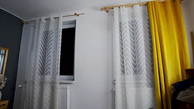 Jessica White  online show from October 9, 2025, 4:02 am