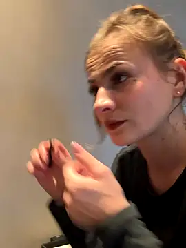 Snapshot of IsabellaEtha chatting on November 6, 2025, 3:16 pm IsabellaEtha online show from November 6, 2025, 3:16 pm