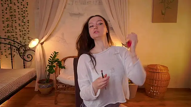 EvaDowe online show from December 18, 2025, 4:06 am