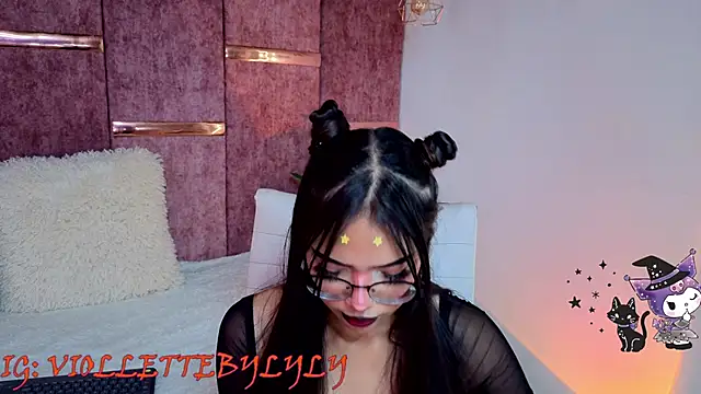 Snapshot of viollettebylyly chatting on October 10, 2025, 1:56 pm viollettebylyly online show from October 10, 2025, 1:56 pm