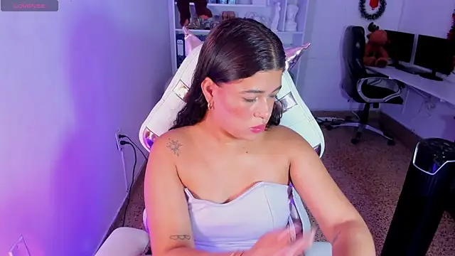 Snapshot of Ivy_nt chatting on December 5, 2025, 12:48 pm Ivy nt online show from December 5, 2025, 12:48 pm