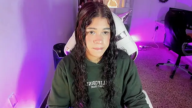 Snapshot of Ivy_nt chatting on December 2, 2025, 12:29 pm Ivy nt online show from December 2, 2025, 12:29 pm