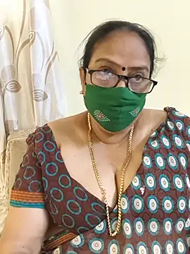 Snapshot of heera-rani chatting on August 2, 2026, 5:28 am heera-rani online show from August 2, 2026, 5:28 am