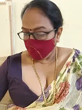 Snapshot of heera-rani chatting on July 12, 2026, 4:02 am heera-rani online show from July 12, 2026, 4:02 am