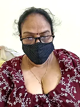 Snapshot of heera-rani chatting on May 16, 2026, 6:23 am heera-rani online show from May 16, 2026, 6:23 am