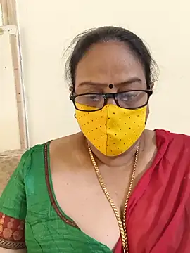 Snapshot of heera-rani chatting on June 3, 2026, 4:24 am heera-rani online show from June 3, 2026, 4:24 am