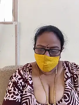 Snapshot of heera-rani chatting on July 2, 2026, 3:45 am heera-rani online show from July 2, 2026, 3:45 am