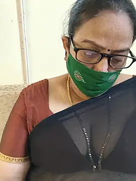 Snapshot of heera-rani chatting on June 10, 2026, 4:35 am heera-rani online show from June 10, 2026, 4:35 am