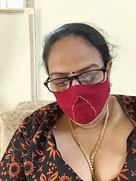 Snapshot of heera-rani chatting on June 7, 2026, 9:47 am heera-rani online show from June 7, 2026, 9:47 am
