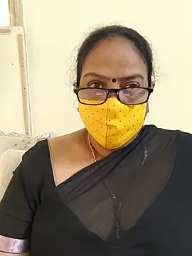 Snapshot of heera-rani chatting on June 4, 2026, 3:22 am heera-rani online show from June 4, 2026, 3:22 am