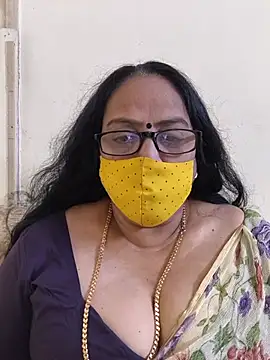 Snapshot of heera-rani chatting on July 7, 2026, 6:47 am heera-rani online show from July 7, 2026, 6:47 am
