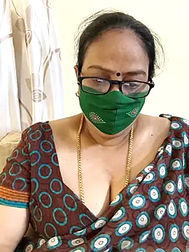 Snapshot of heera-rani chatting on August 6, 2026, 5:24 am heera-rani online show from August 6, 2026, 5:24 am