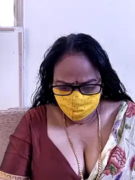 Snapshot of heera-rani chatting on June 23, 2026, 5:27 am heera-rani online show from June 23, 2026, 5:27 am