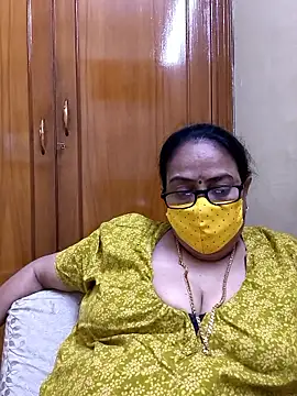 Snapshot of heera-rani chatting on June 12, 2026, 10:02 am heera-rani online show from June 12, 2026, 10:02 am