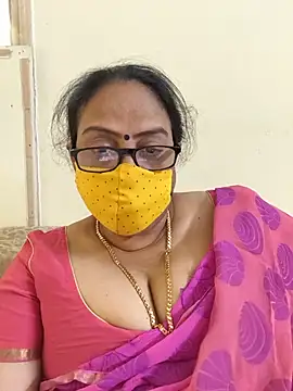 Snapshot of heera-rani chatting on July 6, 2026, 6:20 am heera-rani online show from July 6, 2026, 6:20 am
