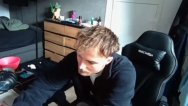 Snapshot of Rudi2007Eye chatting on March 30, 2026, 9:33 am Rudi2007Eye online show from March 30, 2026, 9:33 am