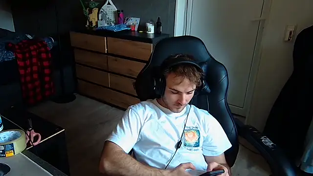 Snapshot of Rudi2007Eye chatting on March 9, 2026, 11:36 am Rudi2007Eye online show from March 9, 2026, 11:36 am