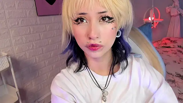 Hannahpage online show from November 20, 2025, 12:39 pm