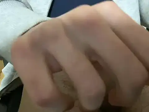 lowkeycandy online show from February 9, 2026, 3:43 pm