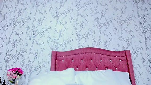 SofiiFoox online show from November 10, 2025, 11:15 am