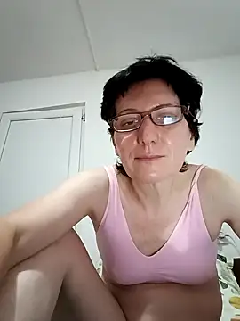 Vera Elle online show from November 5, 2025, 5:27 pm