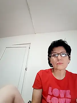 Vera Elle online show from October 7, 2025, 8:32 pm