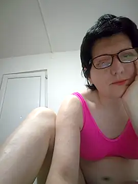 Vera Elle online show from May 4, 2026, 6:44 pm
