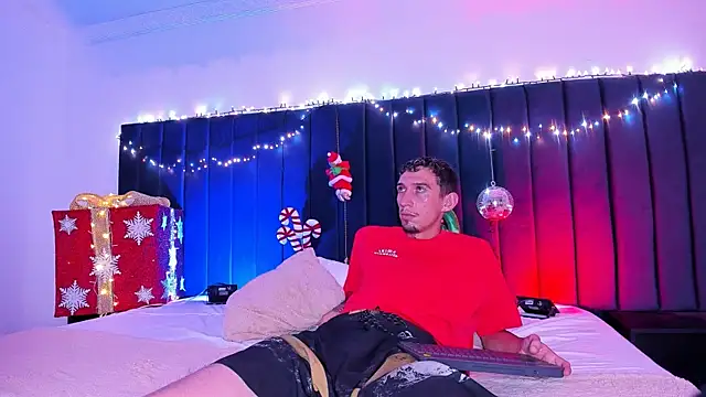 dominik thompson777 online show from November 13, 2025, 5:33 am