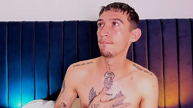 dominik thompson777 online show from November 6, 2025, 6:17 am