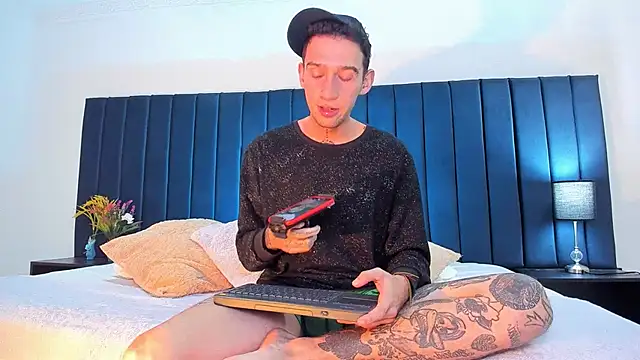 dominik thompson777 online show from October 11, 2025, 6:47 am