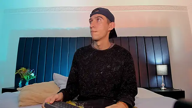 dominik thompson777 online show from October 9, 2025, 6:47 am